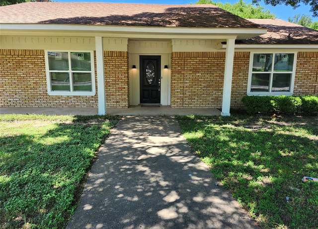 Property at 1217 Greenbriar Dr, Desoto, TX 75115, 4 beds, 3.5 baths