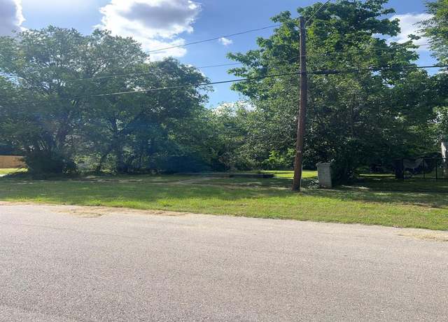Property at 712 E 3rd Ave, Corsicana, TX 75110