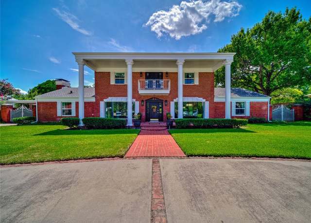 Property at 210 E Northgate Dr, Irving, TX 75062, 4 beds, 2.5 baths