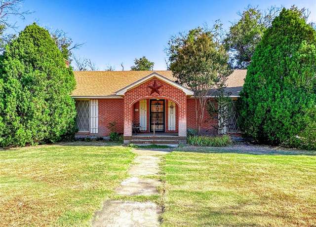 Property at 806 N 11th St, Haskell, TX 79521, 3 beds, 1.5 baths