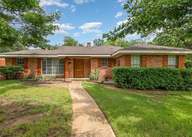 Property at 2306 Ravenwood Dr, Grand Prairie, TX 75050, 3 beds, 2 baths