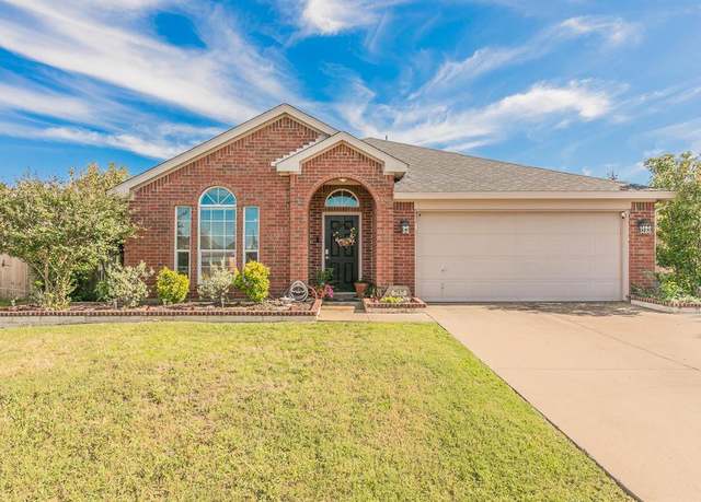 Property at 717 Kim Ln, Royse City, TX 75189, 4 beds, 2 baths