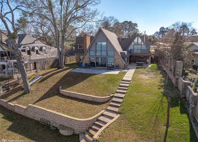Property at 5607 S Lakeshore Dr, Shreveport, LA 71119, 4 beds, 4 baths