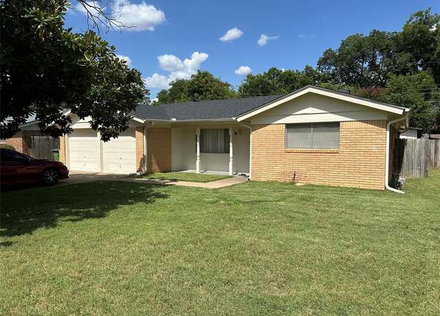 Property at 1352 Simpson Dr, Hurst, TX 76053, 3 beds, 2 baths