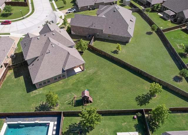 Property at 2749 Boulder Creek St, Celina, TX 75078, 5 beds, 4.5 baths