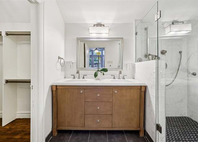 Property at 2829 Lovers Ln, University Park, TX 75225, 3 beds, 2.5 baths