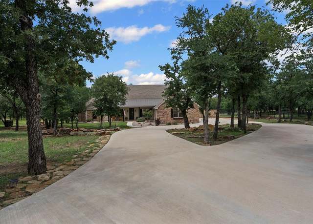 Property at 205 El Dorado Trl, Millsap, TX 76066, 3 beds, 2.5 baths