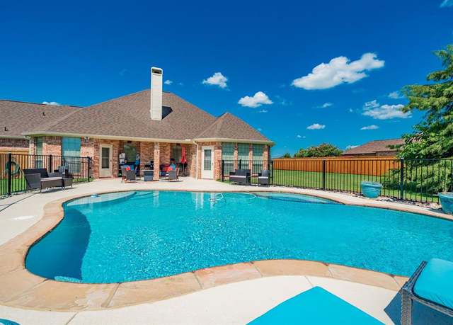Property at 2577 W Alamosa Dr, Terrell, TX 75160, 4 beds, 3 baths