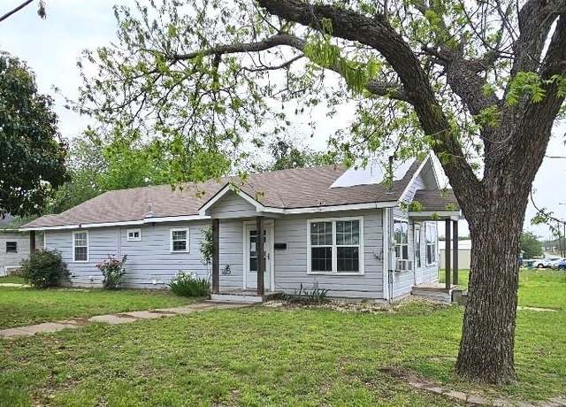 Property at 400 S College St, Itasca, TX 76055, 3 beds, 1 bath