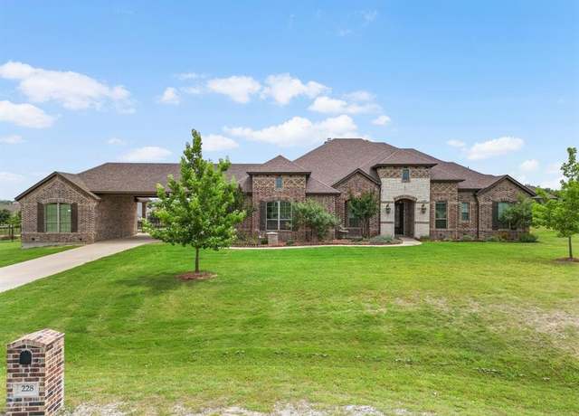 Property at 228 Parc Oaks Dr, Aledo, TX 76008, 5 beds, 3.5 baths