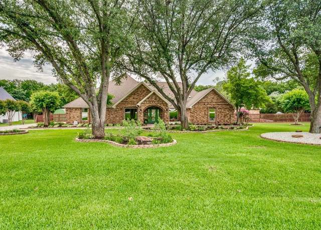 Property at 1345 Meadow Gln, Southlake, TX 76092, 4 beds, 3 baths