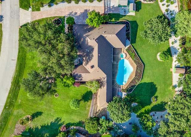 Property at 1345 Meadow Gln, Southlake, TX 76092, 4 beds, 3 baths