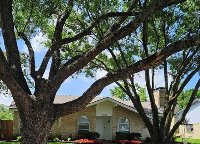 Property at 2910 Raintree Dr, Plano, TX 75074, 3 beds, 2 baths
