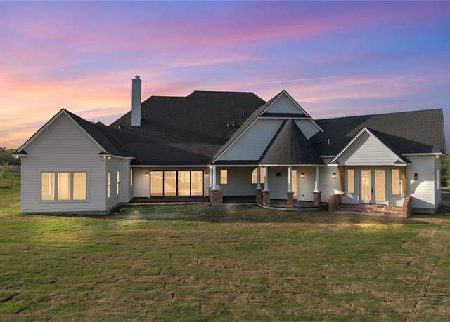 Property at 401 Lution Dr, Weatherford, TX 76087, 6 beds, 7 baths