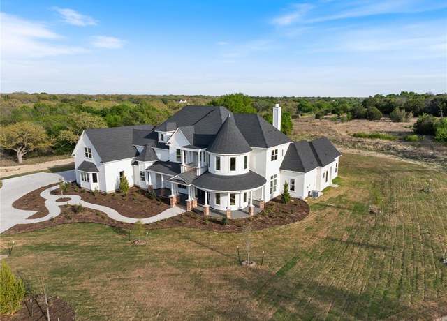 Property at 401 Lution Dr, Weatherford, TX 76087, 6 beds, 7 baths