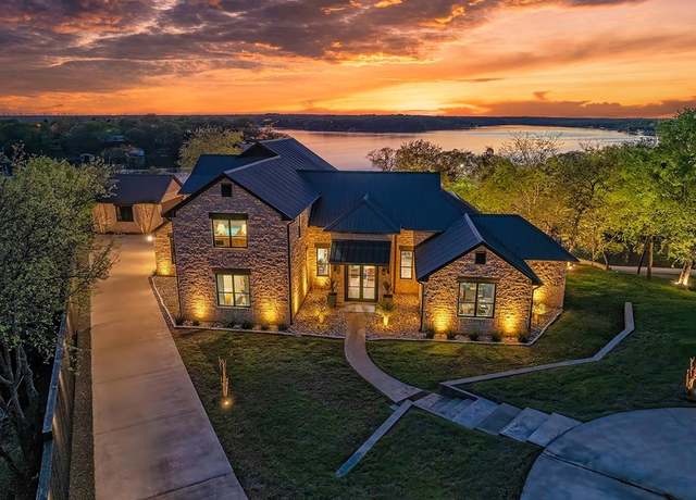 Property at 145 Lakeside Ln, Gainesville, TX 76240, 4 beds, 4 baths