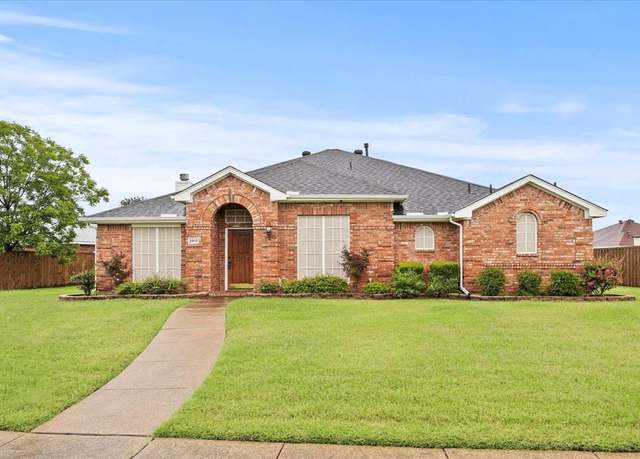 Property at 2918 Beau Dr, Mesquite, TX 75181, 3 beds, 2 baths