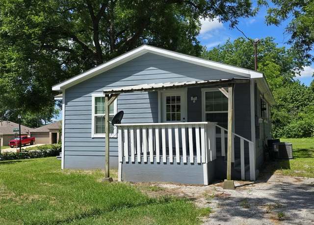 Property at 423 E Sherman St, Sherman, TX 75090, 2 beds, 1 bath