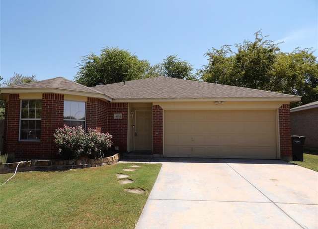 Property at 4628 Brimstone Dr, Fort Worth, TX 76244, 3 beds, 2 baths