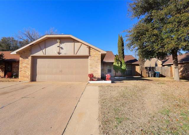 Property at 3832 Seven Gables St, Fort Worth, TX 76133, 3 beds, 2 baths