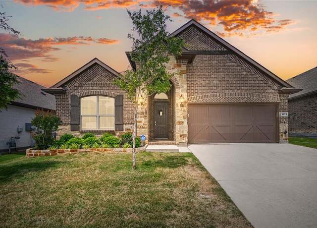 Property at 2172 Knightsgate Rd, Argyle, TX 76226, 4 beds, 2 baths
