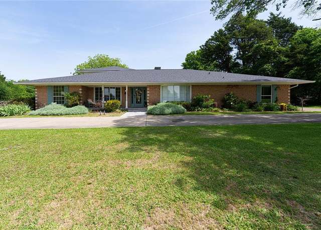 Property at 635 E Tripp Rd, Sunnyvale, TX 75182, 5 beds, 3.5 baths