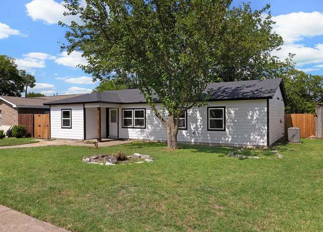 Property at 2526 Wood Valley Dr, Dallas, TX 75211, 3 beds, 1.5 baths