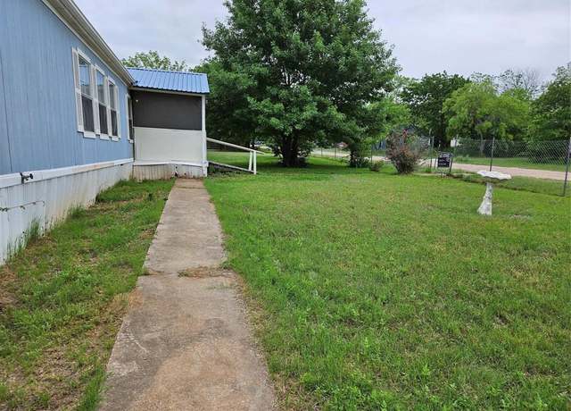 Property at 5714 Arkansas Trl, Granbury, TX 76048, 3 beds, 2 baths