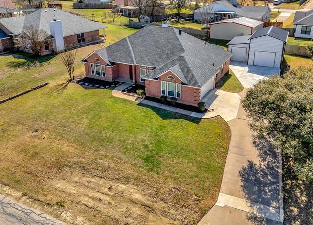 Property at 806 Country Club Dr, Joshua, TX 76058, 3 beds, 2 baths