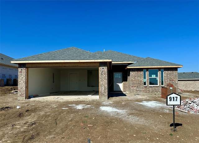 Property at 917 E 3rd St, Coleman, TX 76834, 3 beds, 2 baths