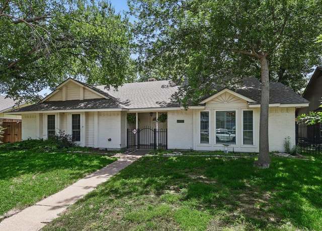 Property at 218 Creekside Ln, Coppell, TX 75019, 3 beds, 2 baths