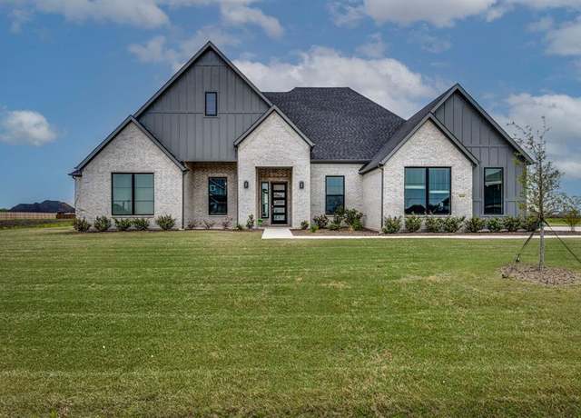 Property at 1641 Blackfoot Pkwy, Waxahachie, TX 75165, 3 beds, 3.5 baths
