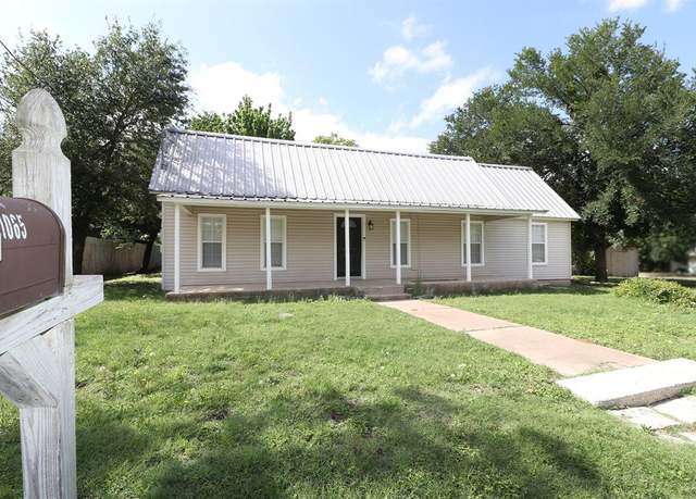Property at 1065 W Pecan St, Stephenville, TX 76401, 4 beds, 2 baths