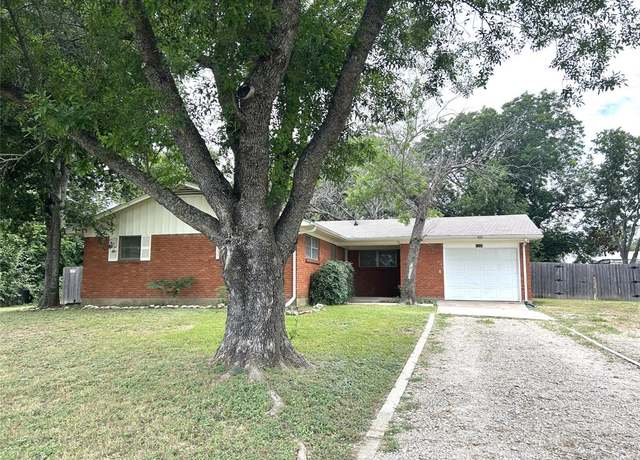 Property at 1102 S Louisiana St, Grandview, TX 76050, 3 beds, 1.5 baths