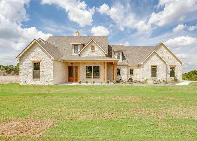 Property at 179 Cedar Mountain Dr, Weatherford, TX 76085, 3 beds, 3 baths
