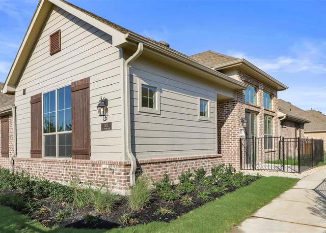 Property at 2621 St Helena Ln, Grand Prairie, TX 75054, 2 beds, 2 baths