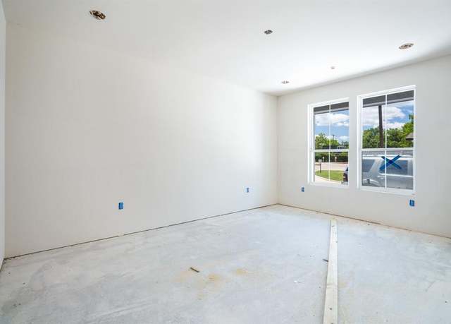 Property at 250 Harris St, Lewisville, TX 75057, 3 beds, 3.5 baths