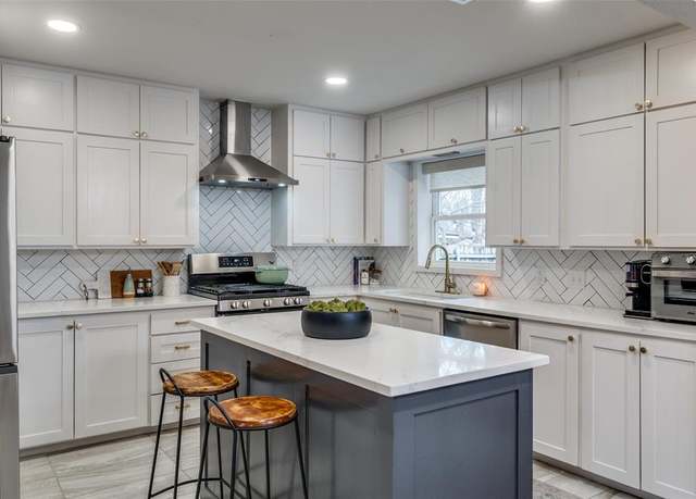 Property at 3715 Clover Ln, Dallas, TX 75220, 3 beds, 1.5 baths