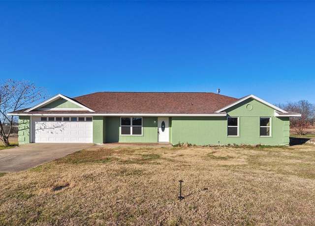 Property at 117 Paige St, Weatherford, TX 76088, 4 beds, 2 baths