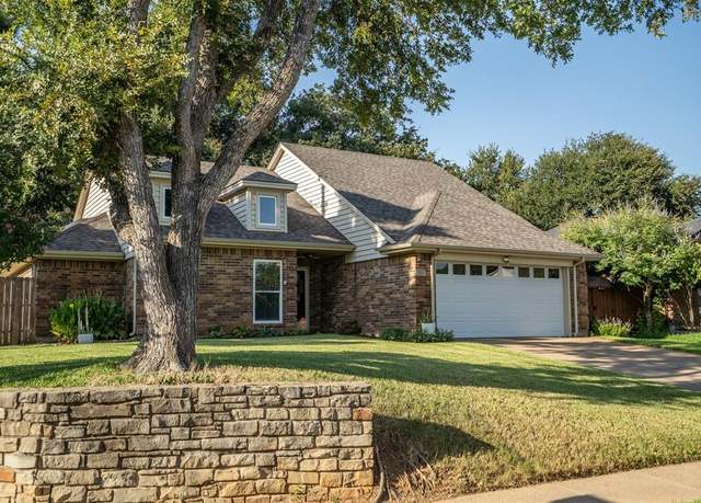 Property at 501 Post Oak Rd, Grapevine, TX 76051, 3 beds, 2 baths