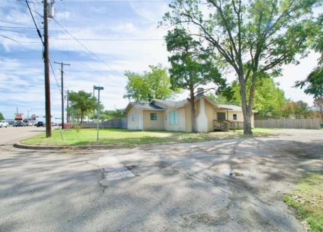 Property at 816 E Milam St, Mexia, TX 76667, 3 beds, 2.5 baths