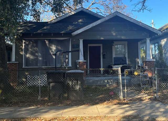 Property at 2532 Lillian St, Shreveport, LA 71103, 4 beds, 1 bath