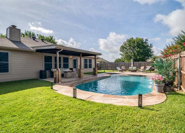 Property at 1015 Bainbridge Ln, Forney, TX 75126, 3 beds, 2 baths