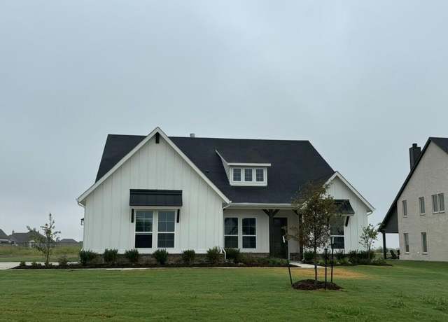 Property at 12108 Crystal Dr, Krum, TX 76249, 4 beds, 3 baths