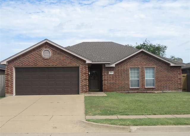 Property at 941 La Sierra Dr, Crowley, TX 76036, 3 beds, 2 baths