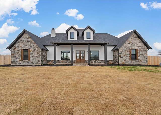 Property at 37 Pareya Cir, West, TX 76691, 4 beds, 3.5 baths