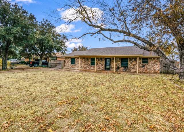 Property at 1307 Grand Ave, Cleburne, TX 76033, 3 beds, 2 baths