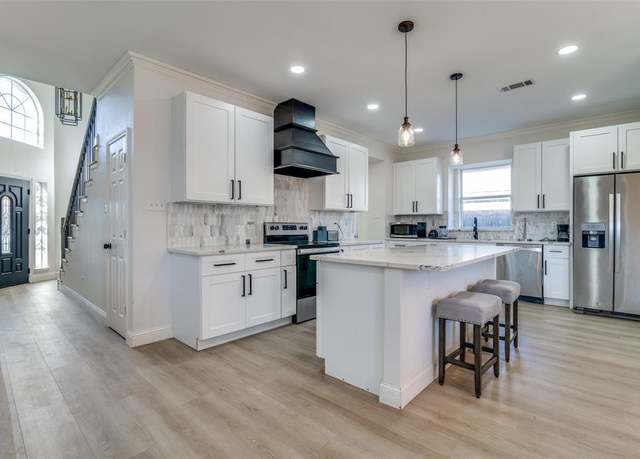 Property at 3402 Seabreeze Dr, Rowlett, TX 75088, 4 beds, 3 baths