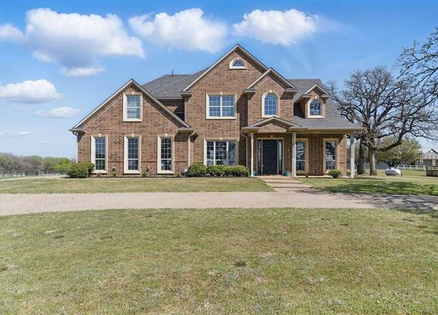 Property at 2546 Preskitt Rd, Decatur, TX 76234, 4 beds, 4.5 baths