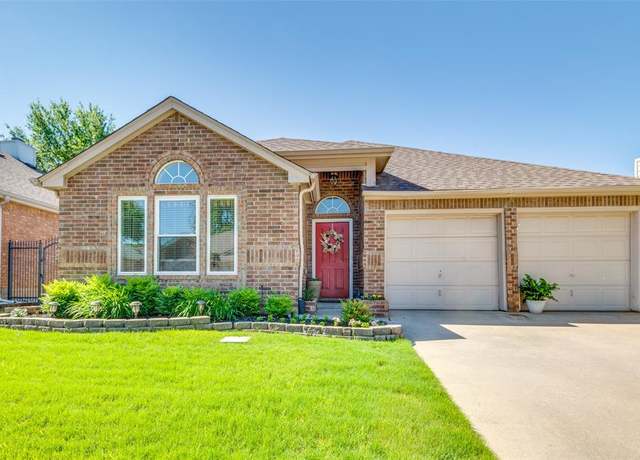 Property at 1912 Pine Ridge Dr, Bedford, TX 76021, 3 beds, 2.5 baths